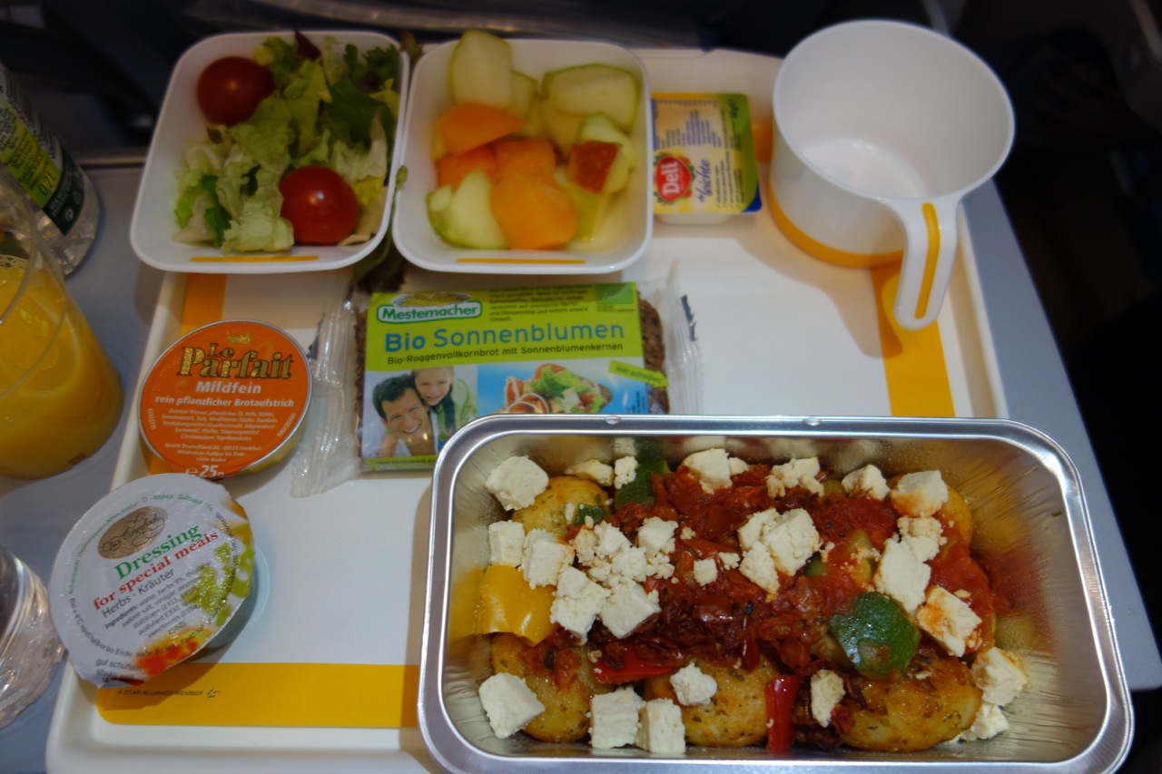 vegetarian-oriental-meal-cathay-pacific-and-dragonair-shaozhi-on