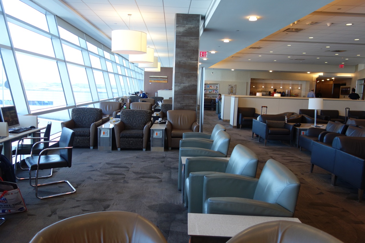 Review American Airlines Admirals Club New York JFK Efficient Asian Man