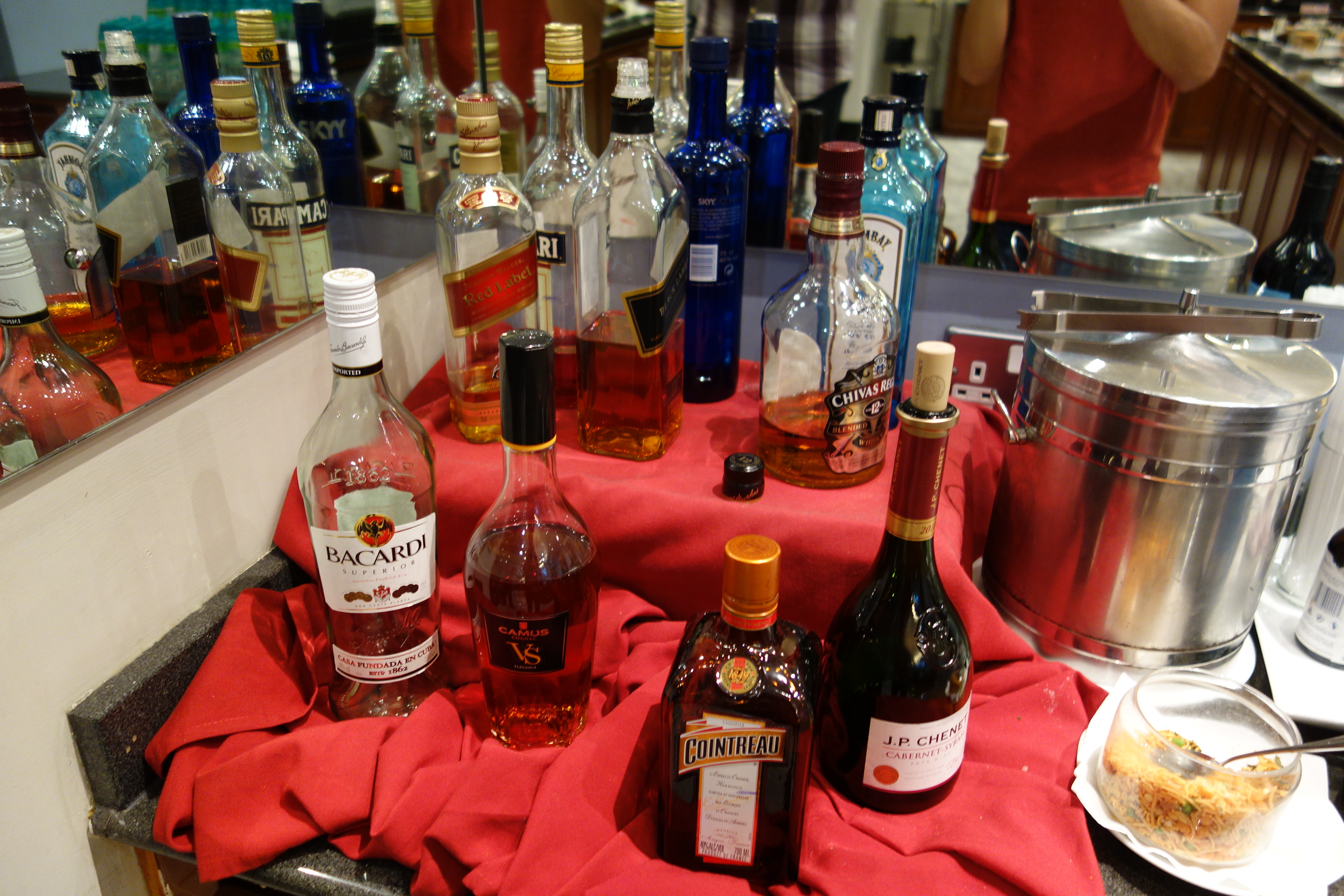 Drinks in the Araliya Lounge