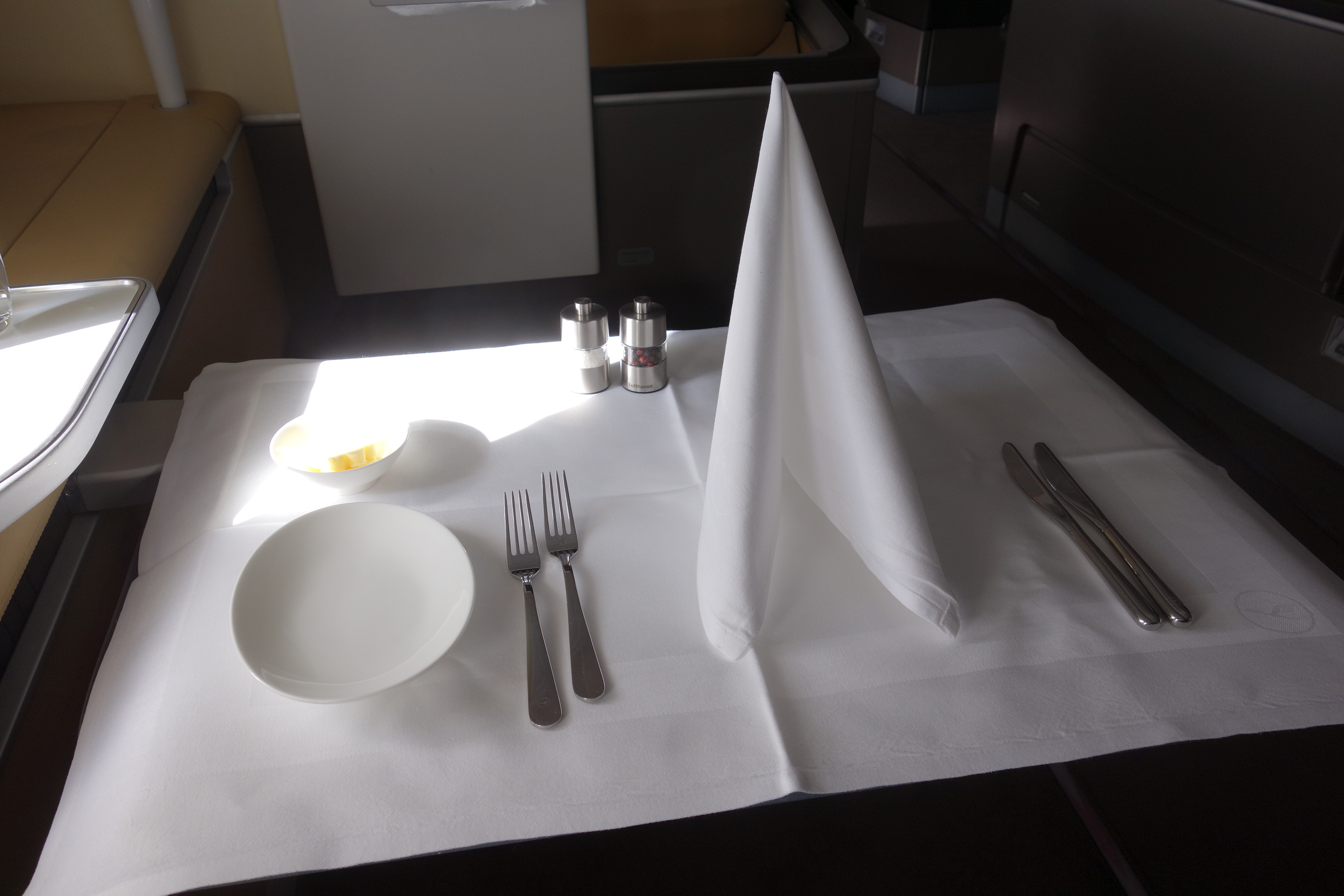 Table setting for the first meal service