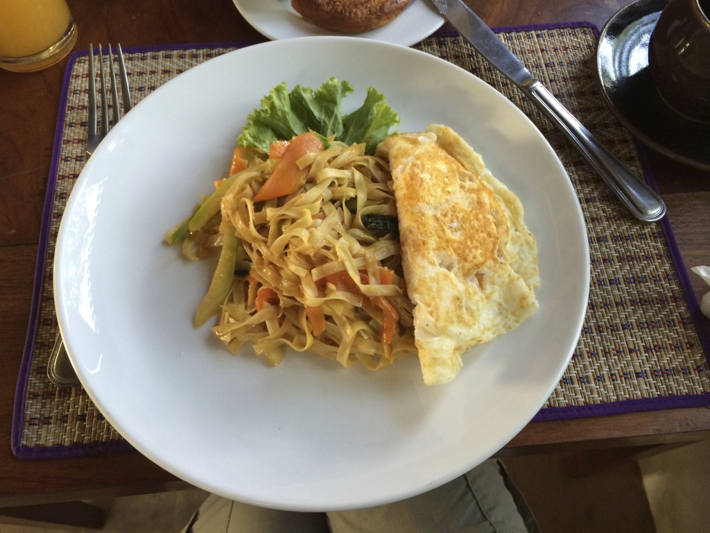 Fried noodles with eggs