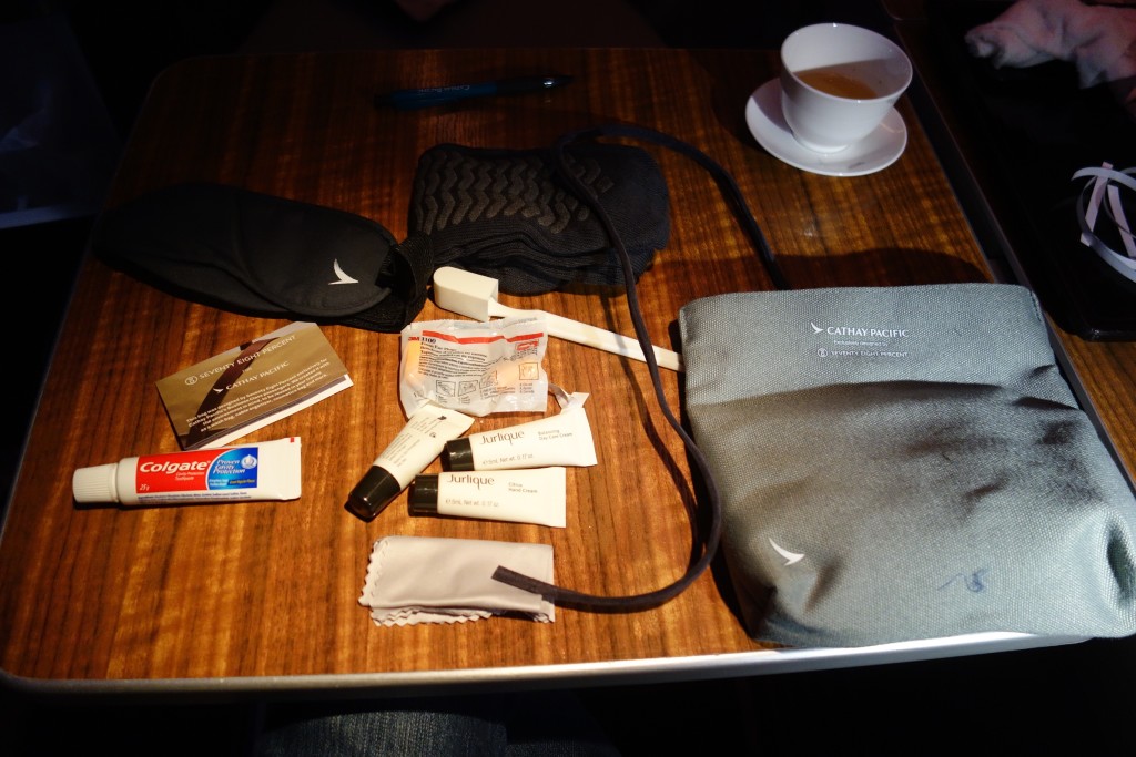 Contents of the business class amenity kit