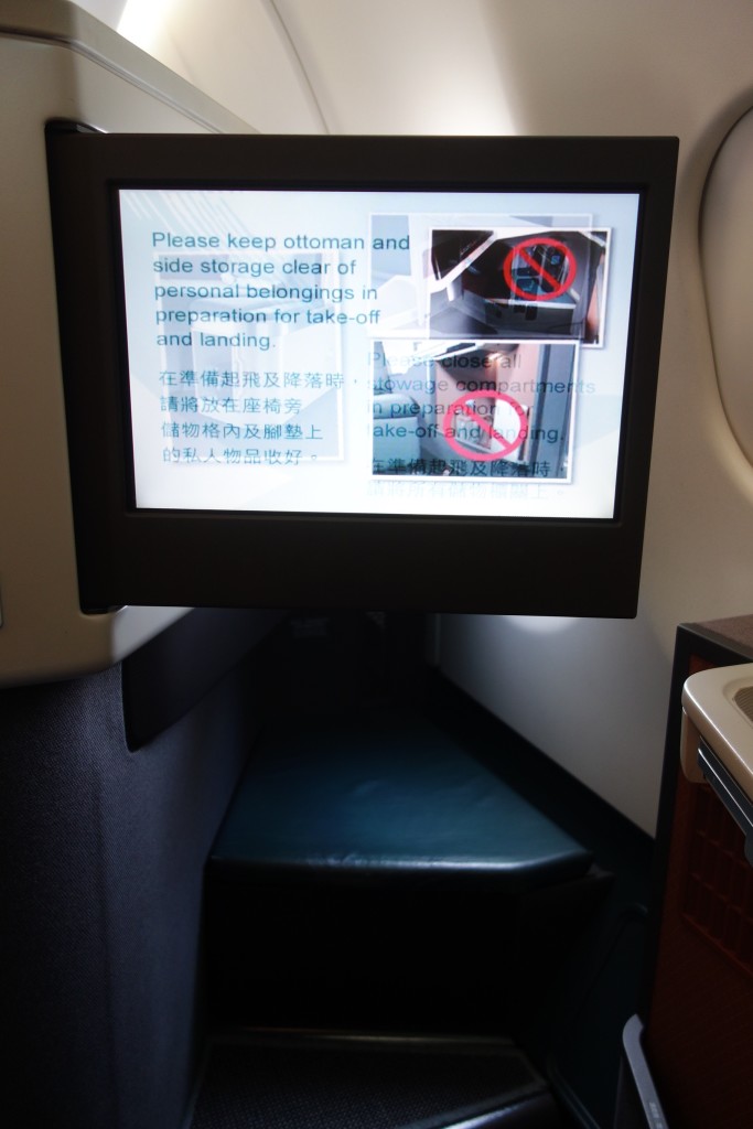 IFE screen and foot space