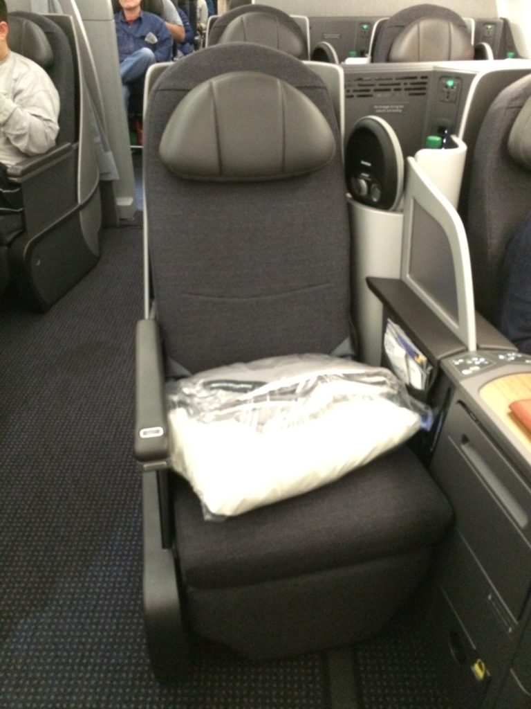 Business class seat in 2x2 seating arrangement